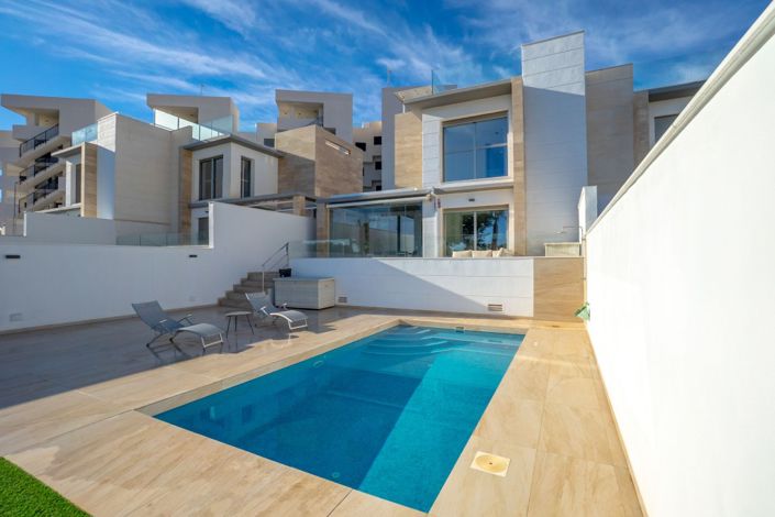 Image No.24-4 Bed Semi-Detached for sale