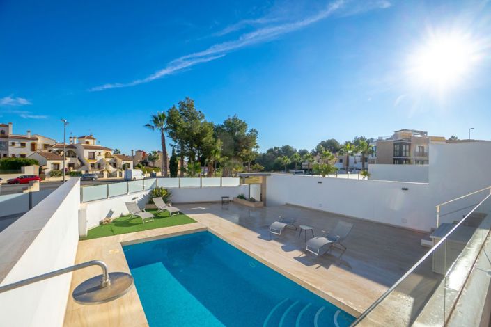 Image No.28-4 Bed Semi-Detached for sale