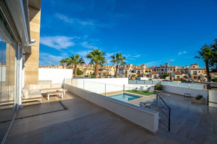 Image No.30-4 Bed Semi-Detached for sale