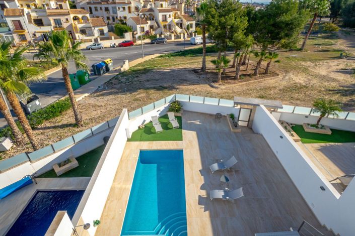 Image No.32-4 Bed Semi-Detached for sale