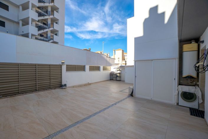 Image No.36-4 Bed Semi-Detached for sale