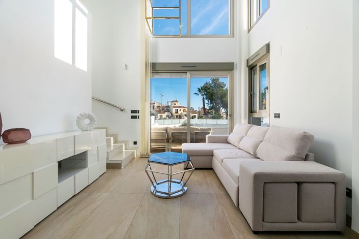 Image No.4-4 Bed Semi-Detached for sale