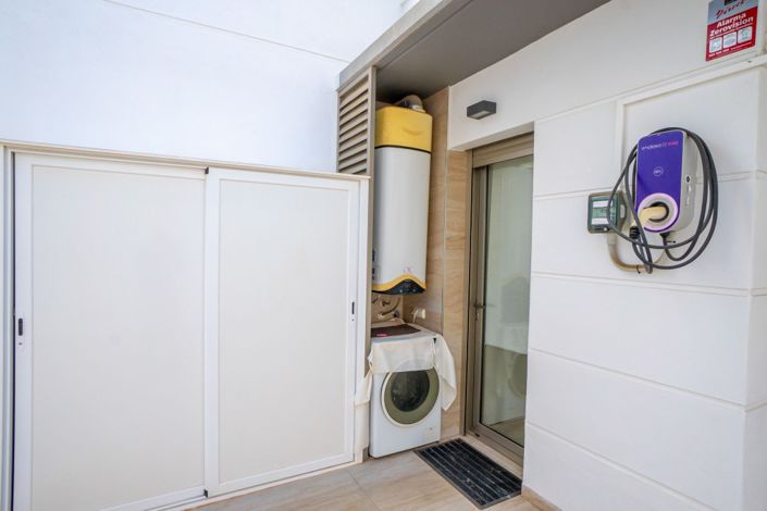 Image No.37-4 Bed Semi-Detached for sale