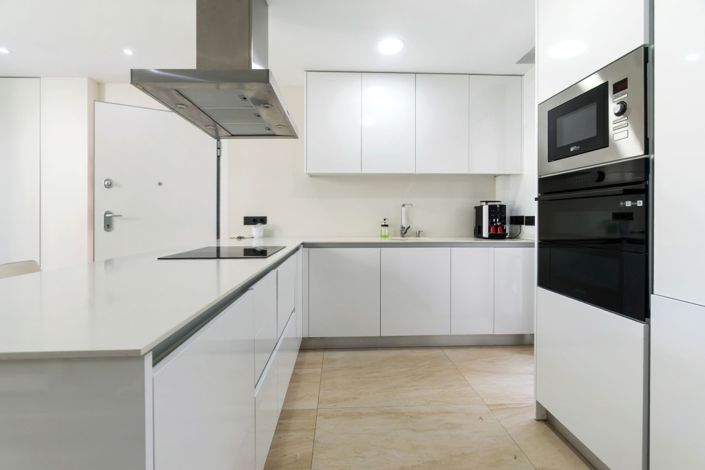 Image No.8-4 Bed Semi-Detached for sale