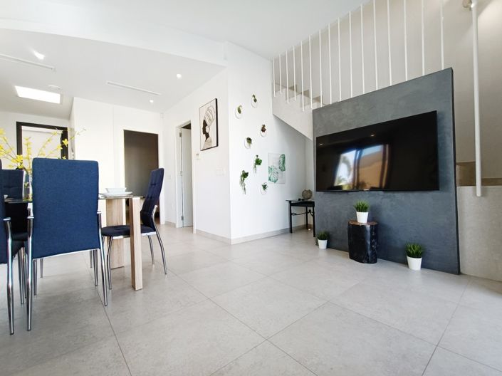 Image No.2-3 Bed Semi-Detached for sale