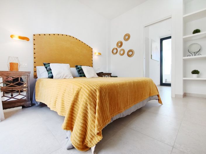 Image No.27-3 Bed Semi-Detached for sale