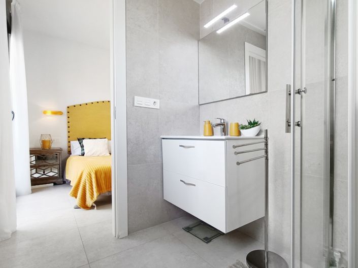 Image No.36-3 Bed Semi-Detached for sale