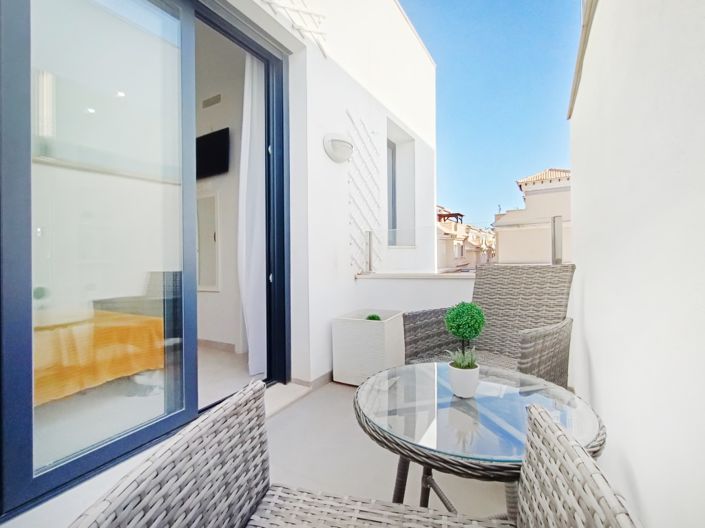 Image No.38-3 Bed Semi-Detached for sale