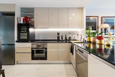 bzpaap118932979301024v02fdb