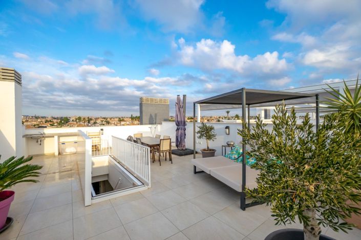 Image No.20-2 Bed Property for sale