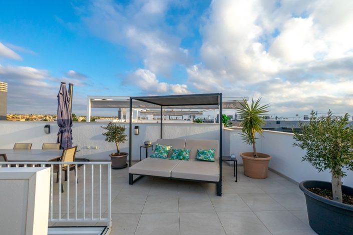 Image No.24-2 Bed Property for sale