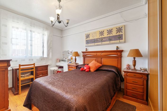 Image No.14-3 Bed Property for sale