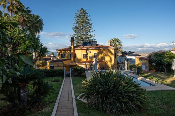 Image No.14-7 Bed Villa for sale