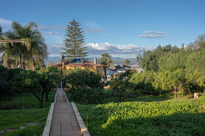 Image No.16-7 Bed Villa for sale