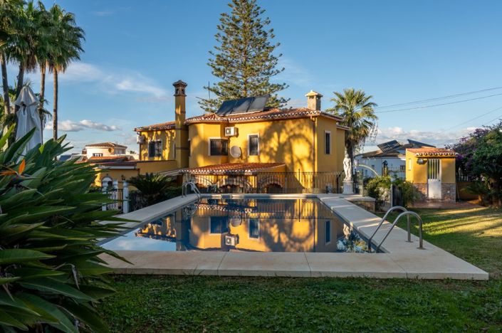 Image No.3-7 Bed Villa for sale