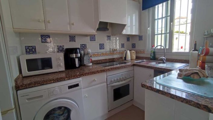 Image No.12-3 Bed Townhouse for sale