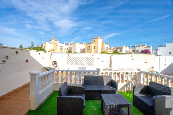 Image No.21-3 Bed Townhouse for sale