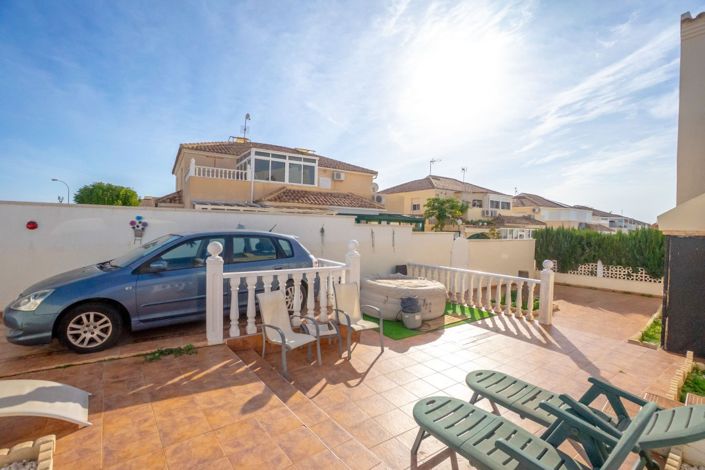 Image No.28-3 Bed Townhouse for sale