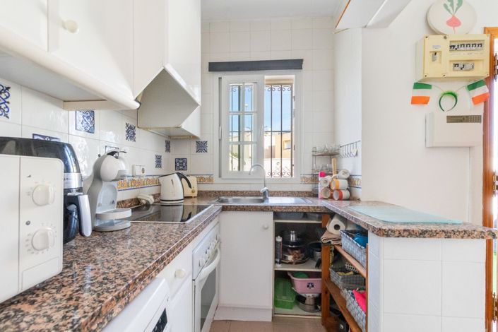 Image No.8-3 Bed Townhouse for sale