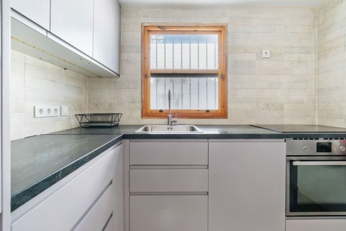 Image No.14-3 Bed Townhouse for sale