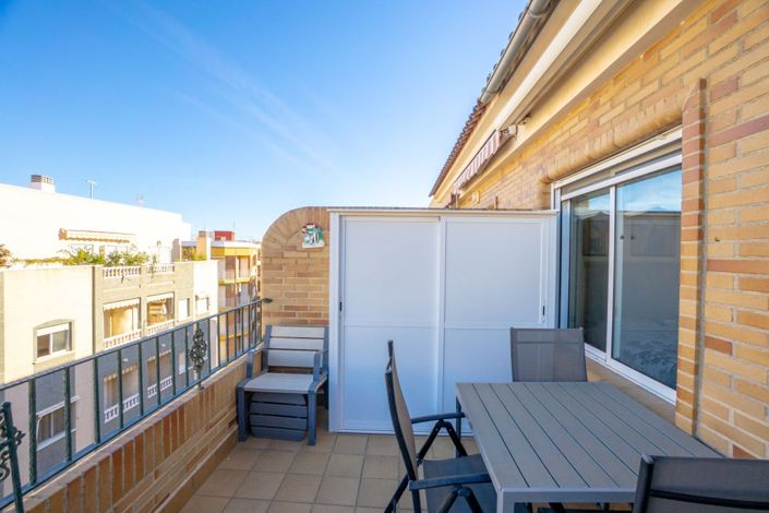 Image No.17-2 Bed Property for sale