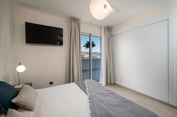 Image No.14-2 Bed Property for sale