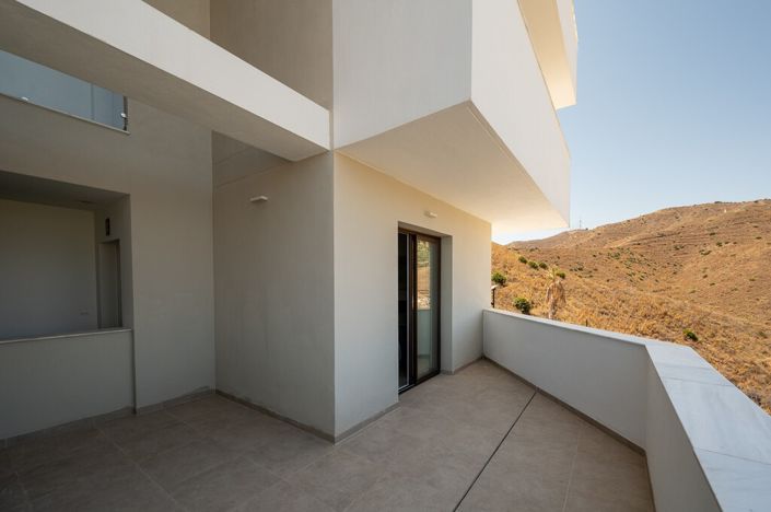 Image No.15-2 Bed Property for sale