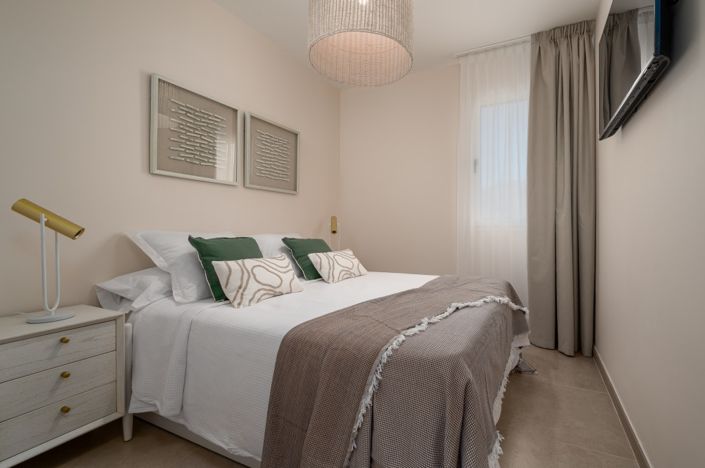 Image No.16-2 Bed Property for sale