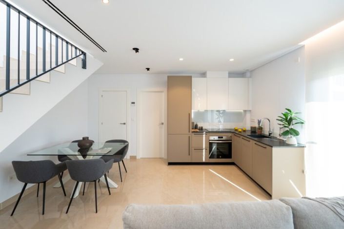 Image No.10-3 Bed Semi-Detached for sale