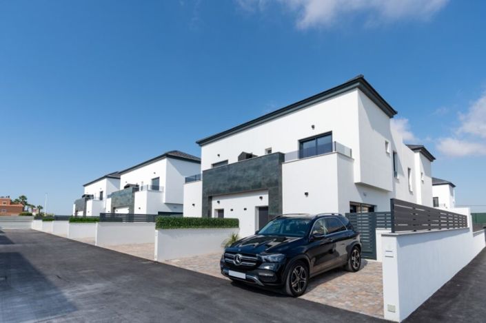 Image No.33-3 Bed Semi-Detached for sale