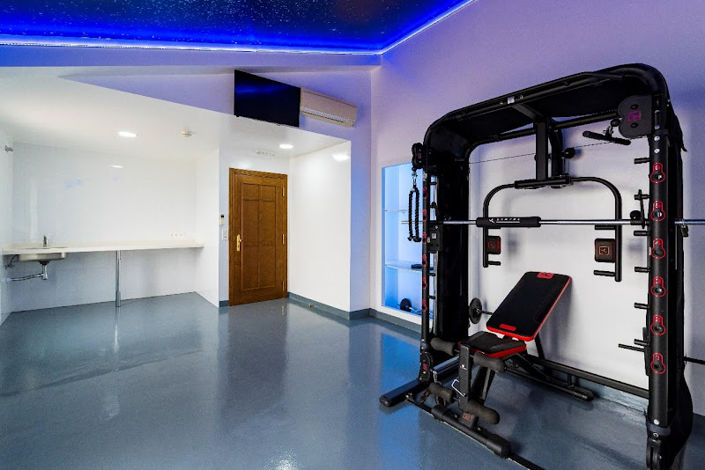 Image No.10-20 Bed Property for sale