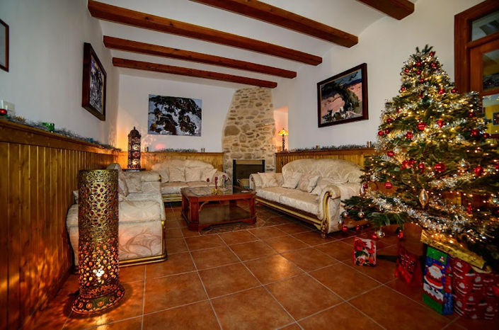 Image No.18-20 Bed Property for sale