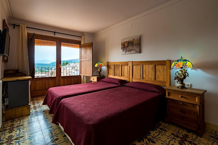 Image No.26-20 Bed Property for sale