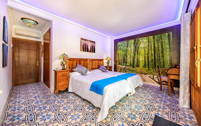 Image No.28-20 Bed Property for sale