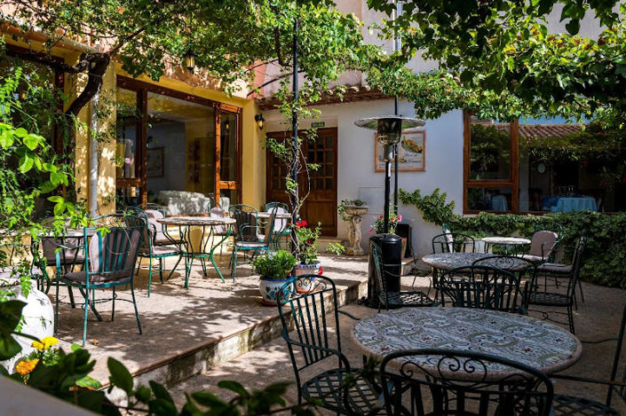 Image No.30-20 Bed Property for sale