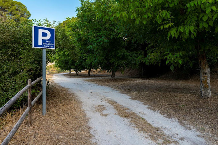 Image No.46-20 Bed Property for sale