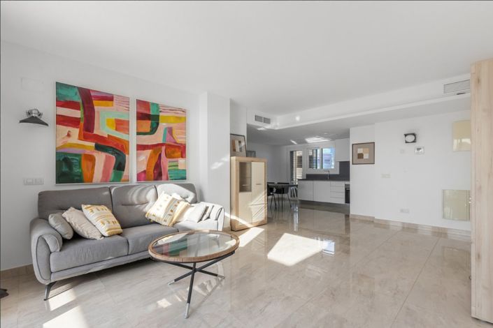 Image No.16-3 Bed Property for sale