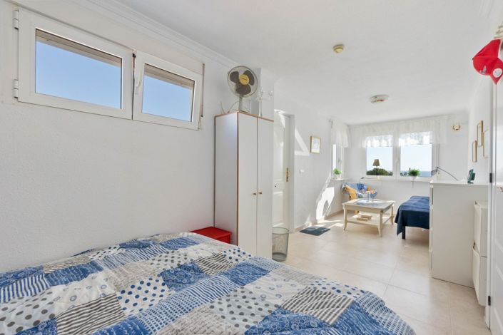 Image No.13-2 Bed Townhouse for sale