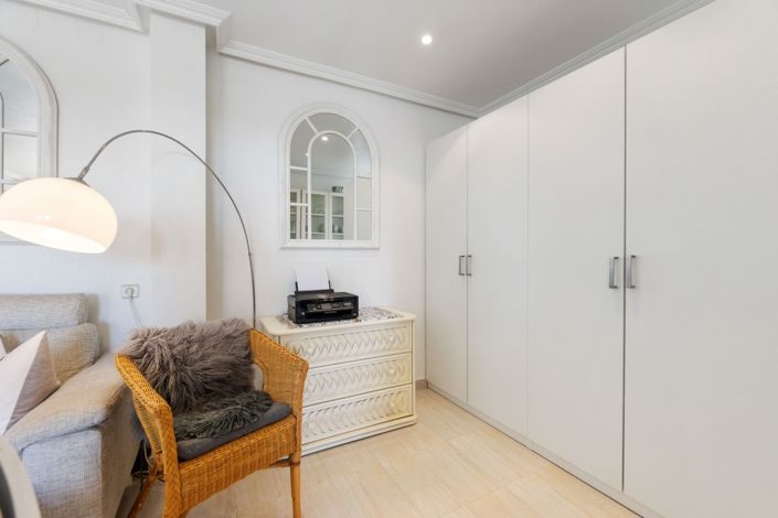 Image No.5-2 Bed Townhouse for sale