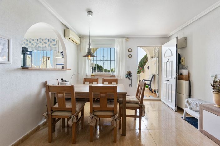 Image No.6-2 Bed Townhouse for sale