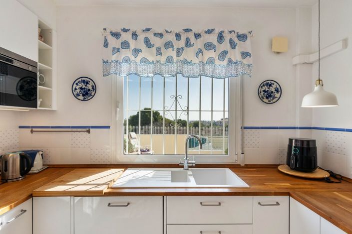 Image No.7-2 Bed Townhouse for sale