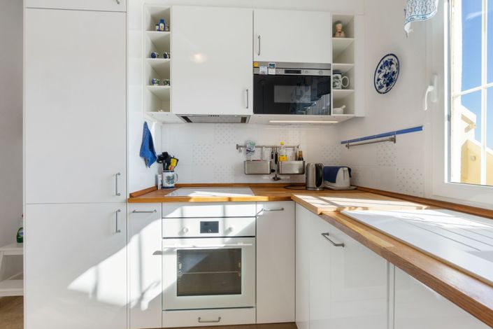 Image No.9-2 Bed Townhouse for sale