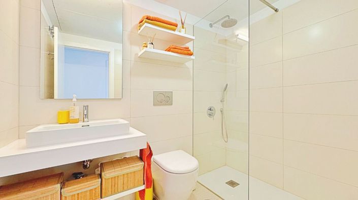 Image No.14-3 Bed Property for sale