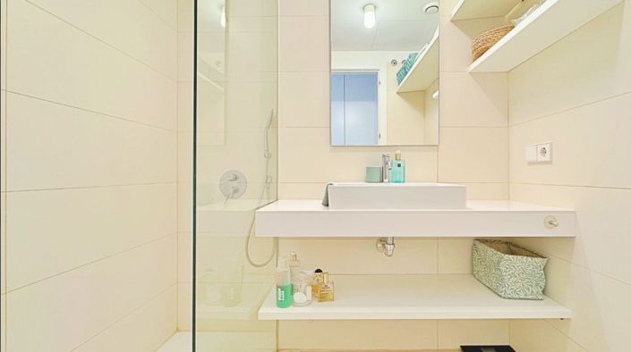 Image No.20-3 Bed Property for sale