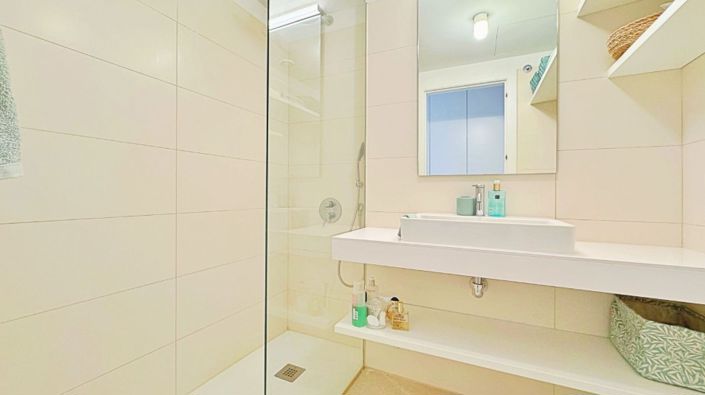 Image No.21-3 Bed Property for sale