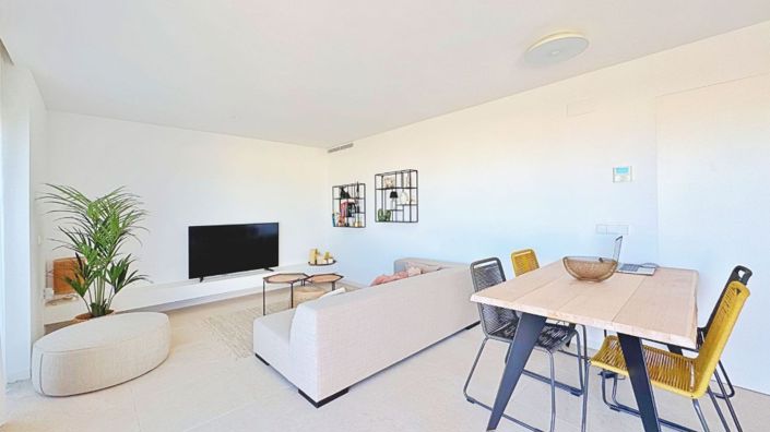 Image No.6-3 Bed Property for sale