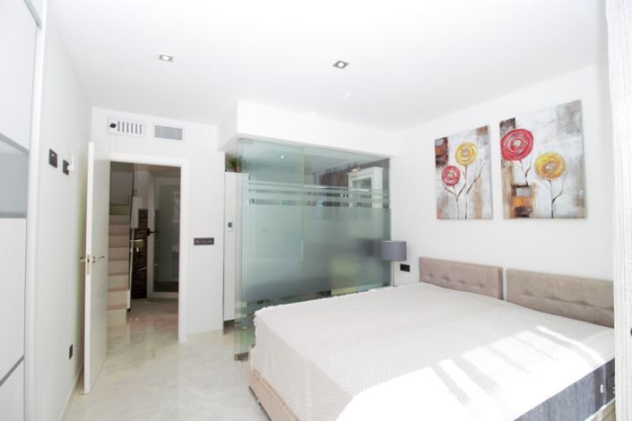 Image No.3-3 Bed Villa for sale