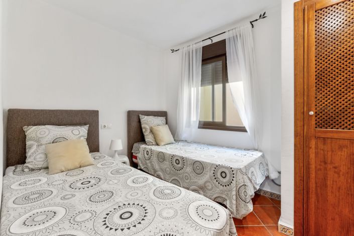 Image No.11-2 Bed Property for sale