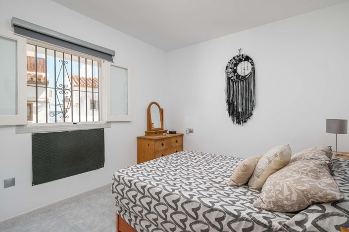 Image No.14-3 Bed Townhouse for sale