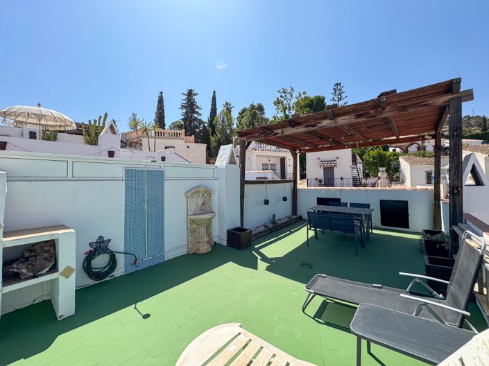 Image No.18-3 Bed Townhouse for sale